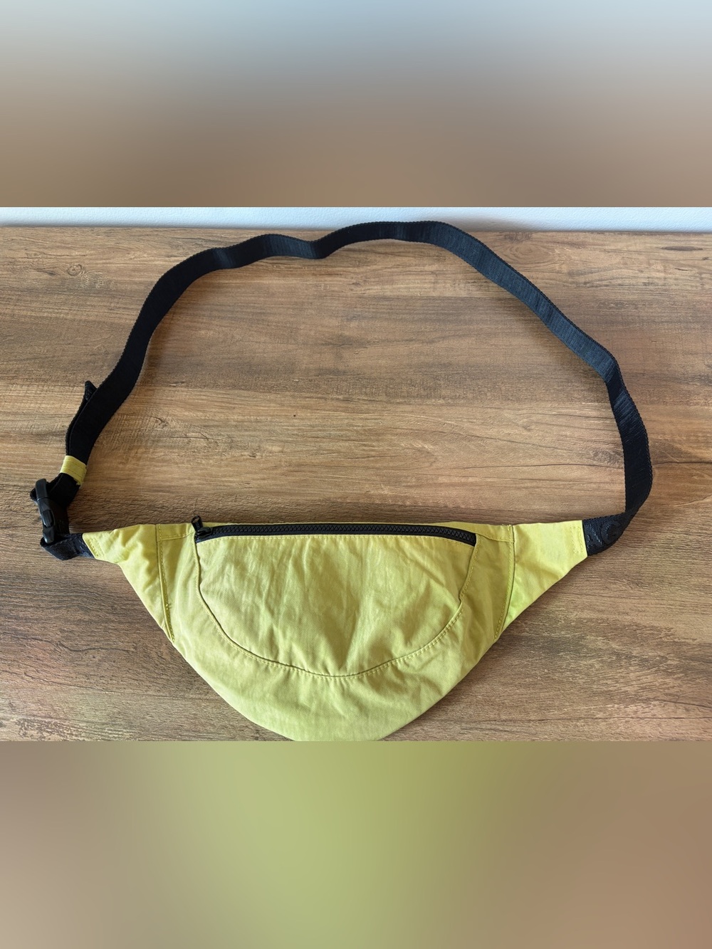 NWOT Baggu Crescent Fanny Pack - Lemongrass - Picture 5 of 12